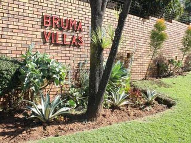 Townhouse for sale in Vosloorus, Gauteng
