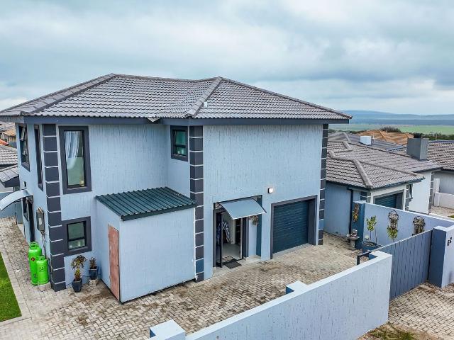 Townhouse for sale in Groot Brak Rivier, Western Cape