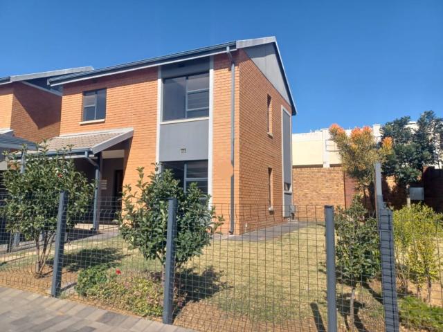 Townhouse for sale in Waterkloof, Gauteng