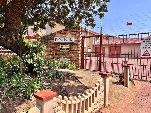 Townhouse for sale in Waterkloof, Gauteng