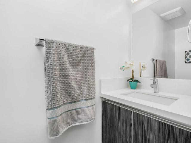 Apartment for rent in Canoga Park, California
