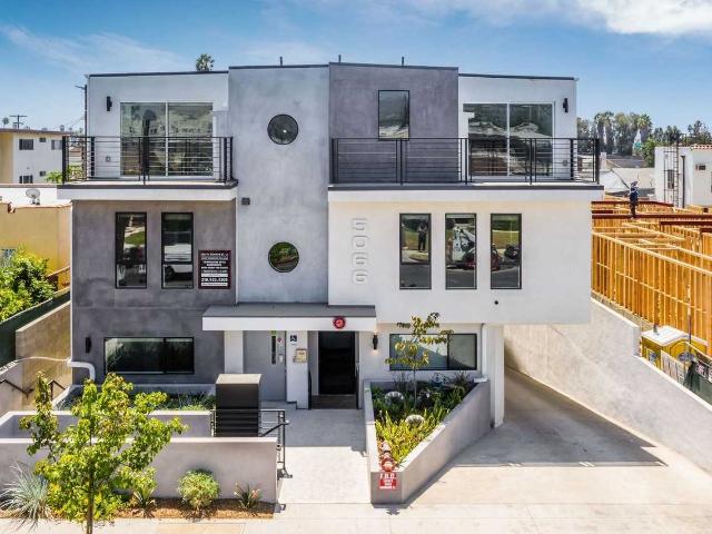 Apartment for rent in Canoga Park, California