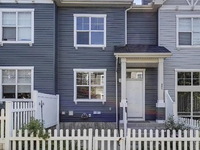 Townhouse for rent in Elgin, Calgary