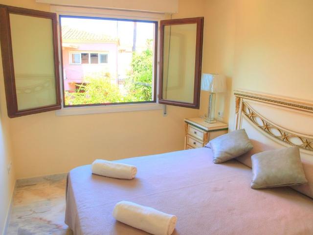 Piso en alquiler en Barriada Islas Canarias, Costa del Sol Occidental