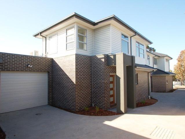 Townhouse for rent in Glenroy, Melbourne