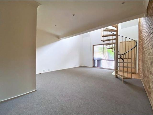 Townhouse for rent in Sydney, New South Wales