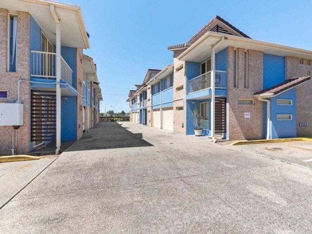 Townhouse for rent in Kippa-Ring, Greater Brisbane