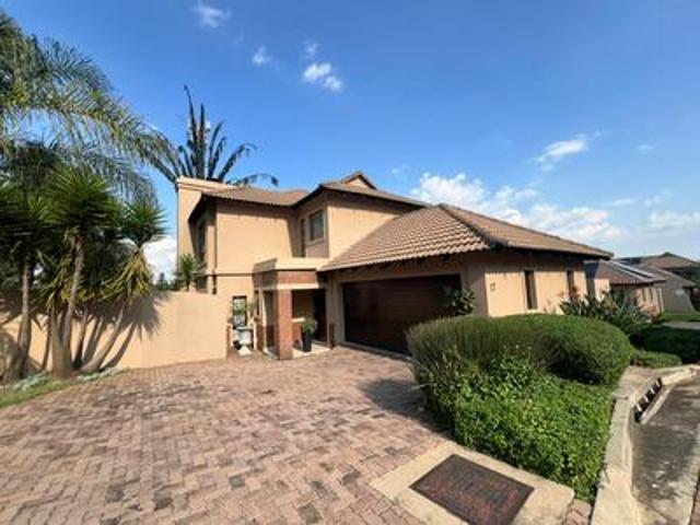 Townhouse for rent in Tembisa, Gauteng