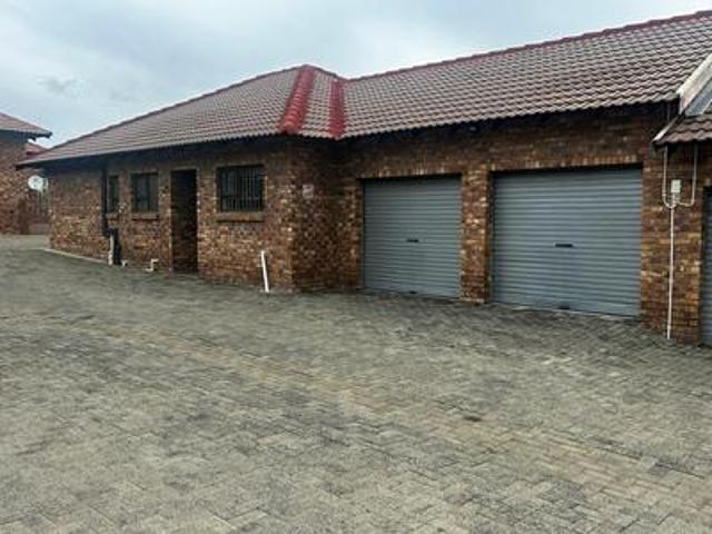 Townhouse for sale in Gert Sibande, Mpumalanga