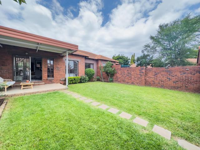 Townhouse for sale in Waterkloof, Gauteng