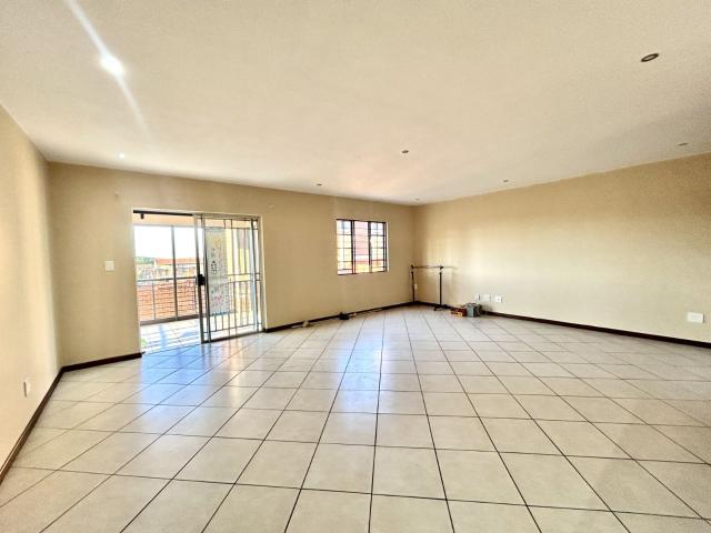 Townhouse for sale in Waterkloof, Gauteng