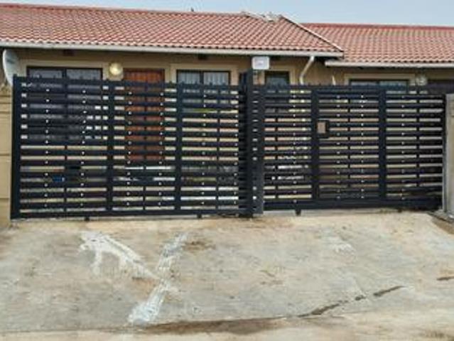 Townhouse for rent in Mthatha, Eastern Cape