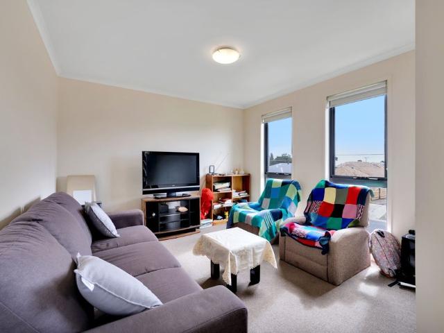 Townhouse for rent in Newhaven, Victoria