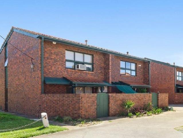 Townhouse for rent in Horseshoe Creek, South Australia