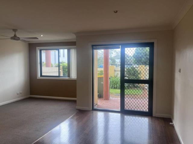 Townhouse for rent in Ambergate, New South Wales