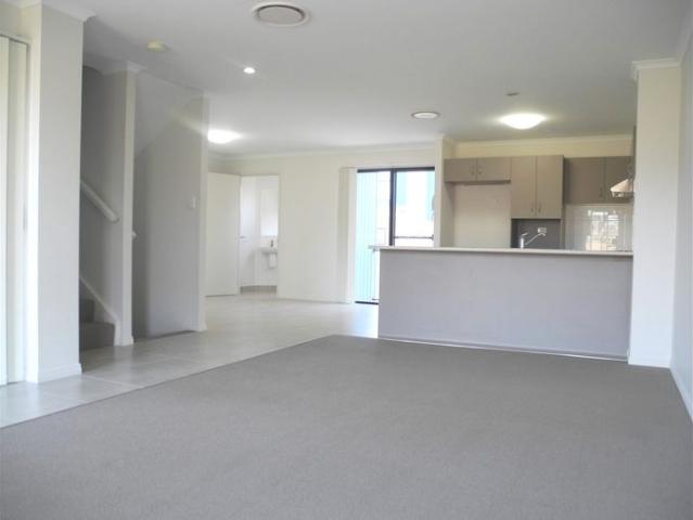 Townhouse for rent in Boyne Island