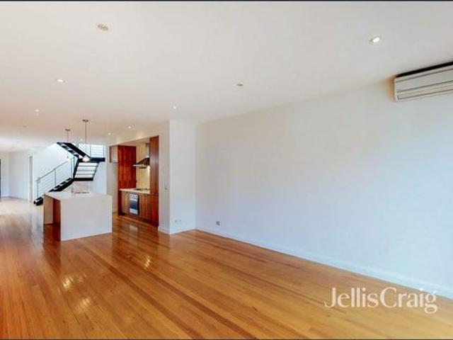 Townhouse for rent in Camerons Creek, Victoria