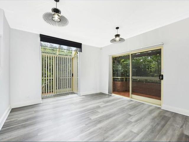 Townhouse for rent in Upper North Shore, Sydney