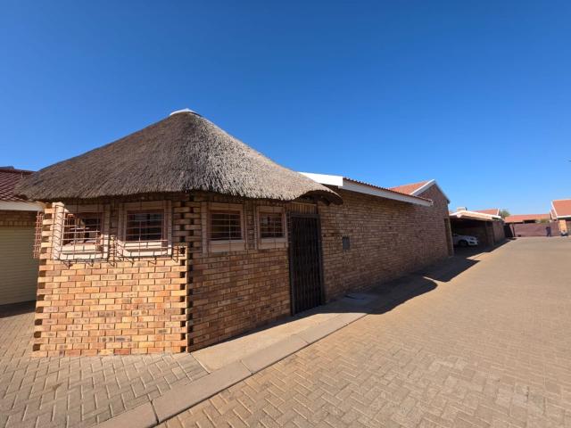 Townhouse for sale in Frances Baard, Northern Cape