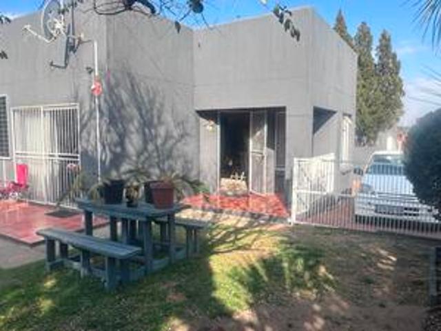 Townhouse for sale in Gert Sibande, Mpumalanga