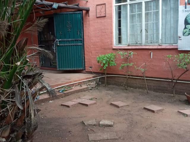 Townhouse for sale in Waterkloof, Gauteng