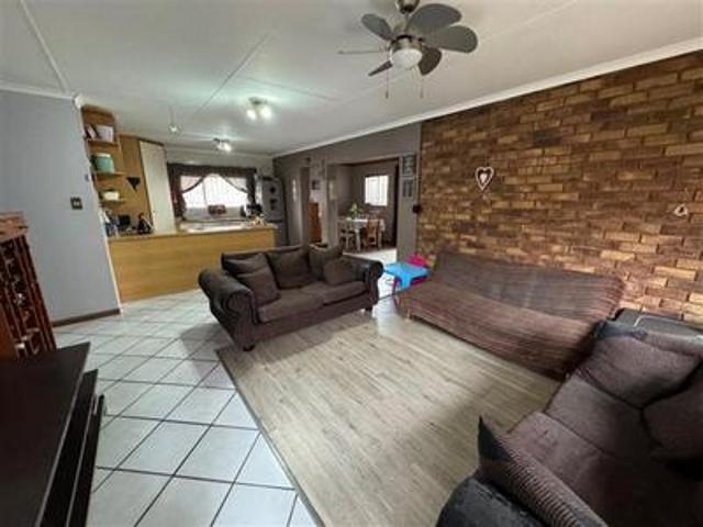 Townhouse for sale in Ekurhuleni, Gauteng