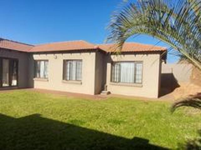 Townhouse for rent in Centurion, Gauteng