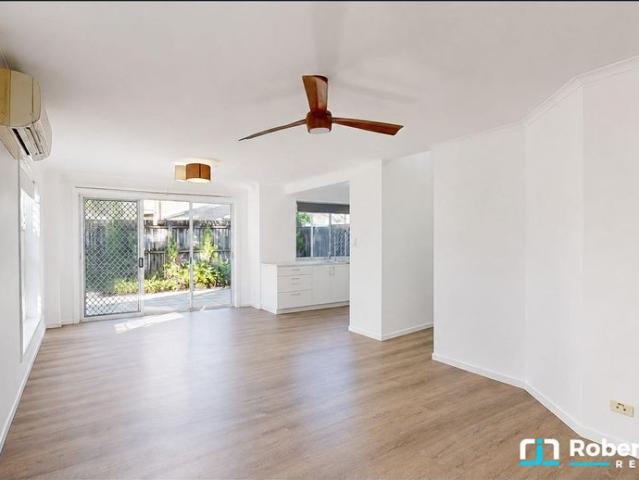 Townhouse for rent in Kings Creek, Queensland
