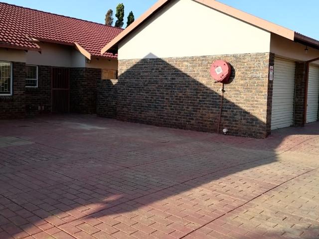Townhouse for sale in Akasia, Gauteng