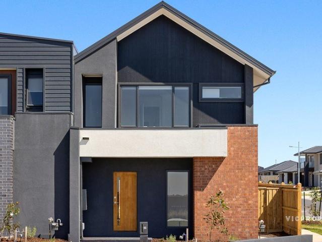 Townhouse for rent in Camerons Creek, Victoria
