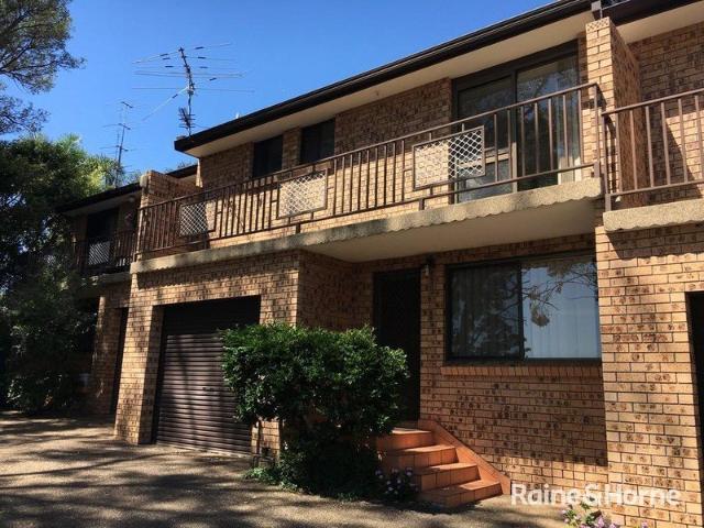 Townhouse for rent in Mangerton, Wollongong City Council