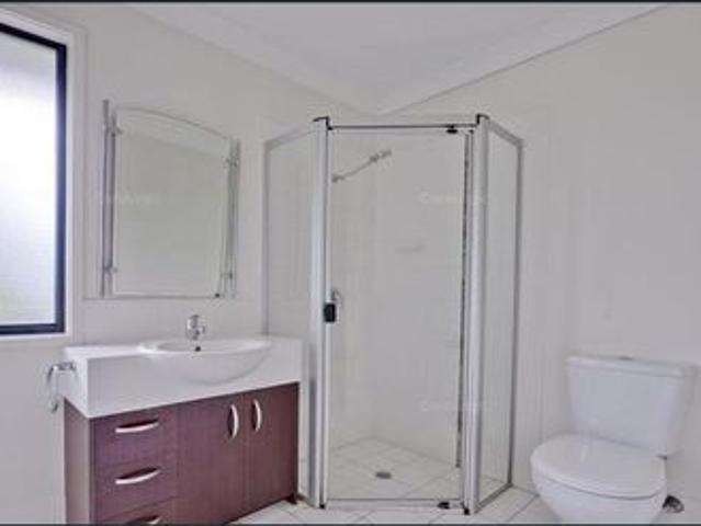 Townhouse for rent in Toombul, Queensland