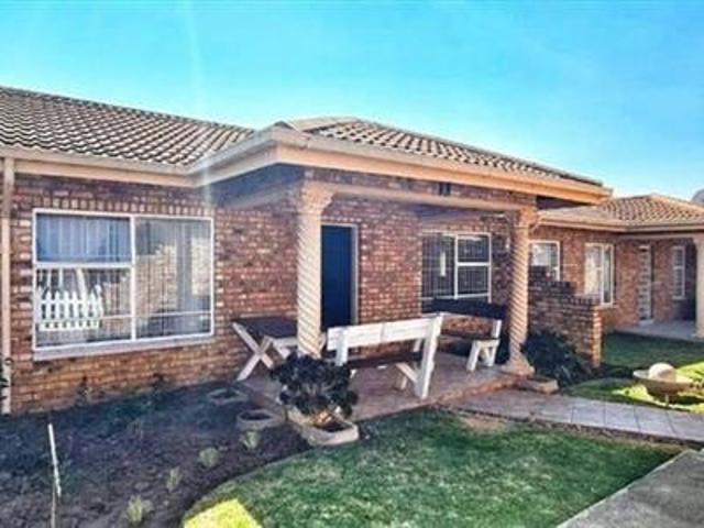 Townhouse for sale in Boksburg