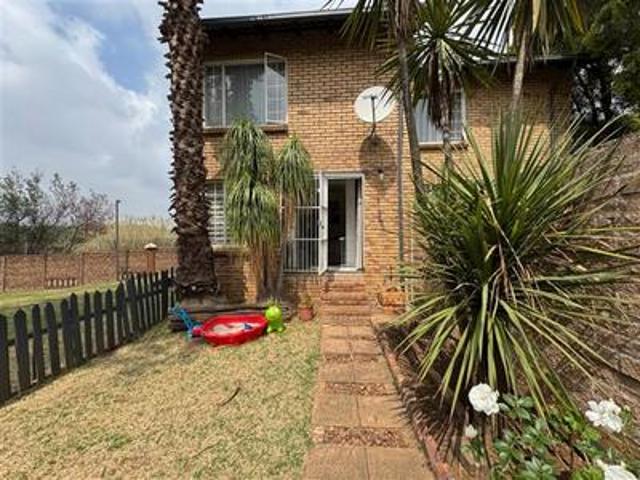 Townhouse for sale in Panorama, Western Cape