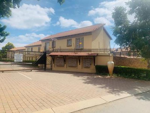 Townhouse for sale in Waterkloof, Gauteng