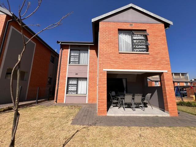 Townhouse for sale in Waterkloof, Gauteng