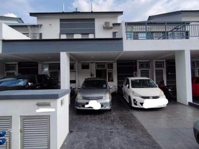 Townhouse for sale in Tanjong Sepat, Selangor