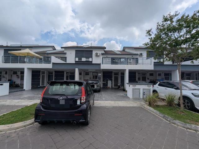Townhouse for sale in Tanjong Sepat, Selangor