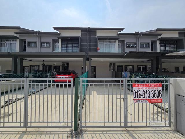 Townhouse for rent in Petaling, Alam Impian