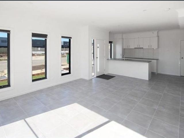 Townhouse for rent in Camerons Creek, Victoria