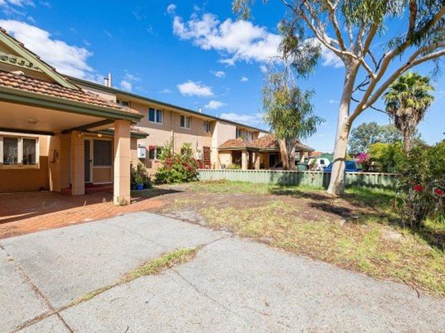 Townhouse for rent in Lockridge, Western Australia