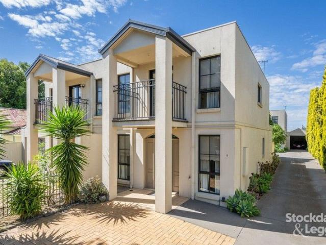 Townhouse for sale in Shepparton, Victoria
