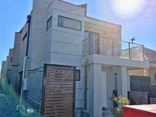 Townhouse for rent in Camerons Creek, Victoria