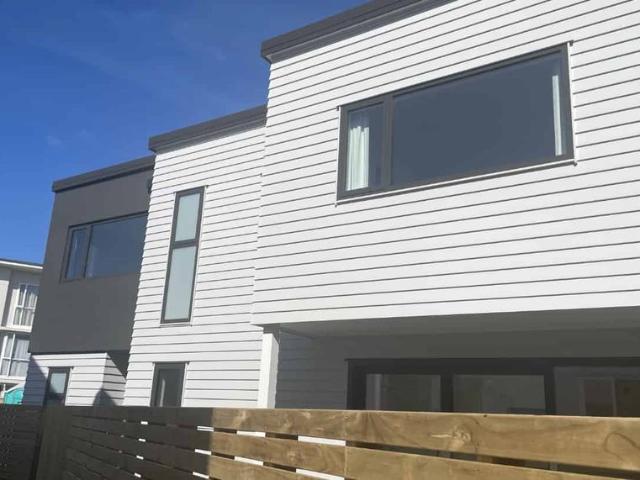 Townhouse for rent in Days Bay, Wellington
