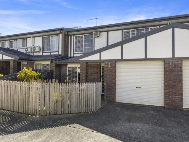 Townhouse for sale in Toombul, Queensland