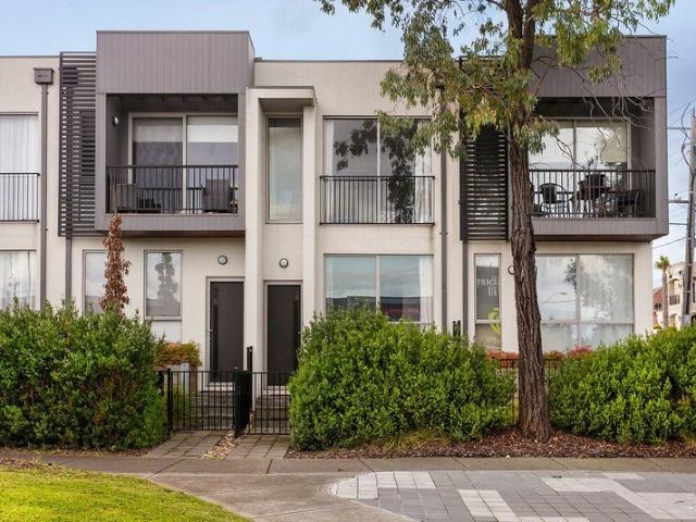 Townhouse for rent in Camerons Creek, Victoria