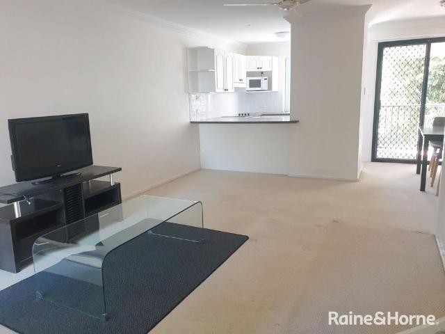 Townhouse for rent in St Lucia, Greater Brisbane
