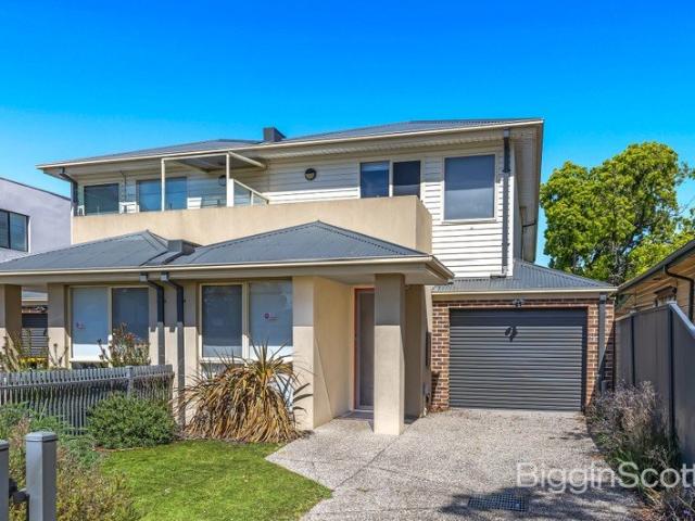 Townhouse for sale in Spotswood, Melbourne