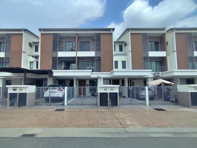 Townhouse for sale in Petaling, Subang Jaya