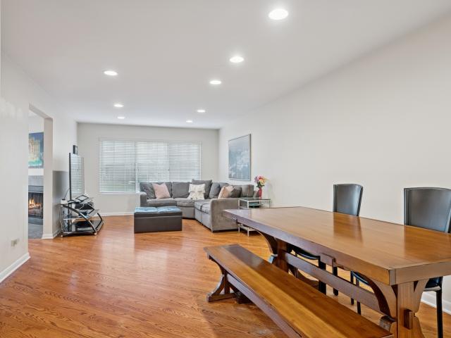Townhouse for sale in Northbrook, Illinois